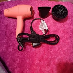 Mini travel blow dryer